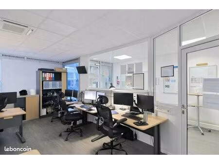 bureaux 97 m²