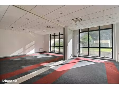 bureaux 113 m²