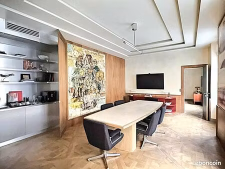 bureaux 186 m²