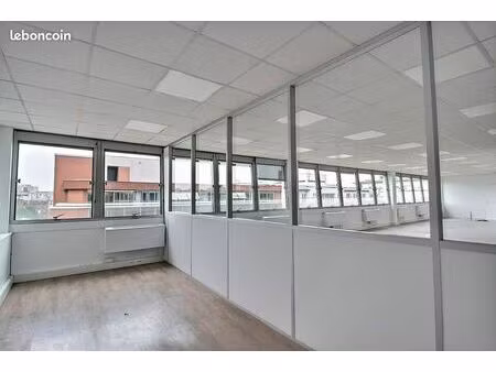bureaux 219 m²