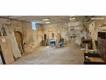 local commercial 150m2