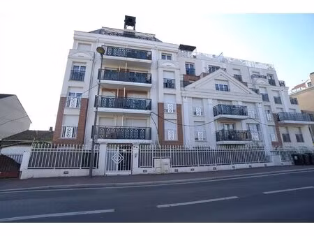 appartement f2 avec jardin et parking  idéalement situé