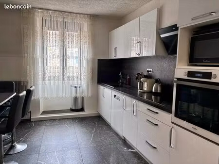 appartement 63 m² lumineux en rdc – 650 /mois charges comprises