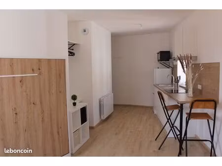 studio 24 m2 meublé et refait à neuf