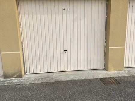 garage sécurisé à louer