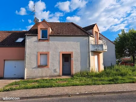 maison t5 de 104 m²  avec jardin et garage à beautor