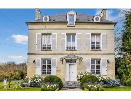 maison bourgeoise - jardin clos de murs - 20 mn de chantilly