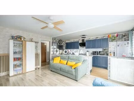 grand 4 pièces avec double séjour et balcon de 7m2