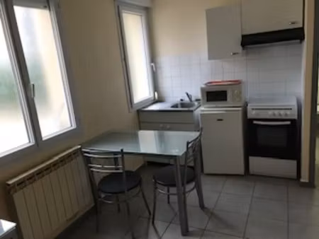 appartement studio pessac - 20 m2 - 600 euros ttc
