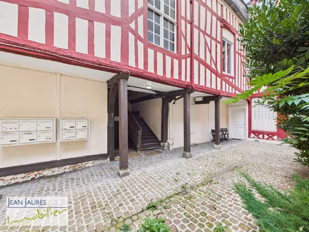 à vendre superbe t2 de 73 m2 au coeur du centre historique
