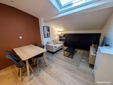 appartement meublé climatisé avec chambre séparée – refait à neuf – dernier étage - 30.6m²