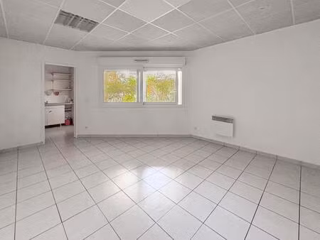 bureau commercial à vendre
