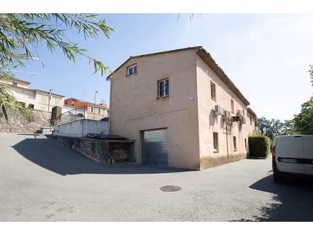 location commerce 3 pièces 170 m² à le rouret (06650)