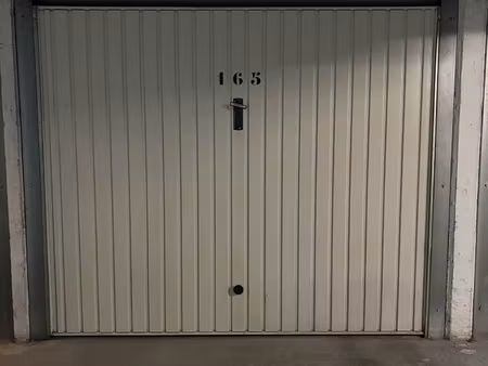 box de 12m2 située 98 rue de verdun