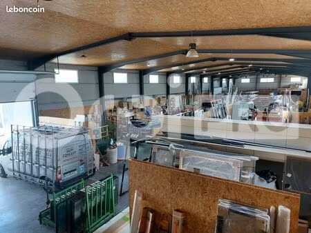 local commercial 1 100 m²