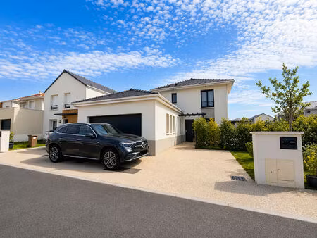 location maison 6 pièces  137.00m²  carrières