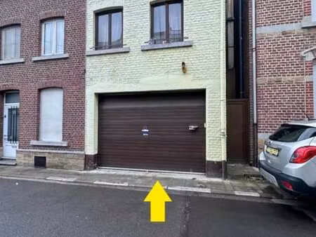 maison à rénover entièrement avec terrain de plus de 3500m².