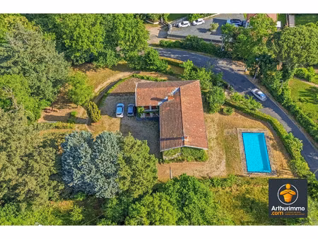 vente maison 8 pièces 240 m2 à saint-genis-laval