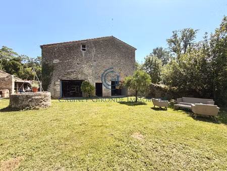 st macaire maison en pierre renovee 3 chambres garage jardin