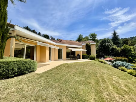 magnifique maison de 221m2 avec piscine