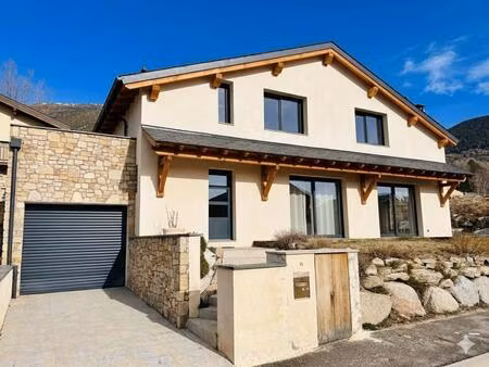 maison - 140m ²