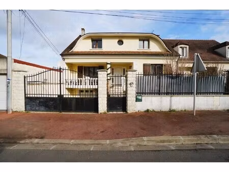 spacieuse maison familiale de 5 chambres à tremblay-en-france