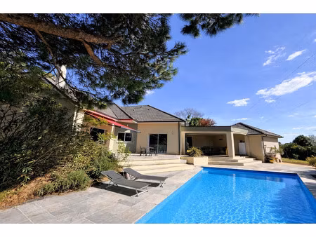 villa contemporaine d’exception avec piscine – sur les hauteurs de malemort