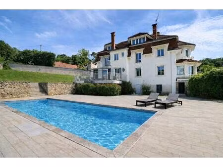 maison bourgeoise de 245 m² avec piscine  terrain 2.500 m²