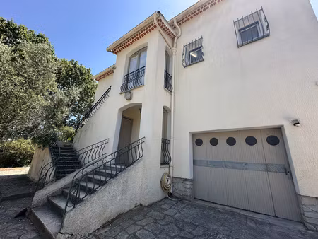grande villa individuelle avec garage pour famille nombreuse