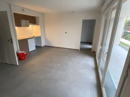 louer appartement t2 avec balcon et places de parking à seil