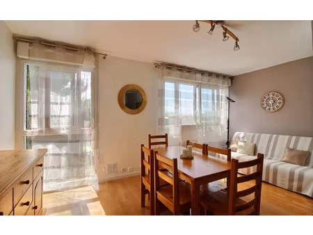 location appartement  29 m² t-1 à marseille 8  640 €