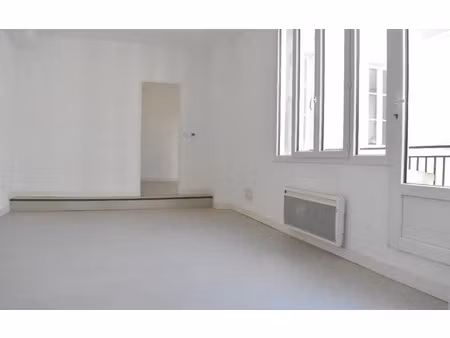 location appartement  m² t-1 à rochefort  550 €