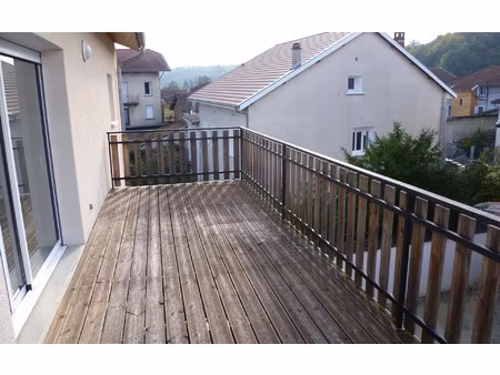 location appartement  m² t-3 à saint-étienne-de-saint-geoirs  773 €