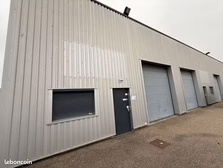 location industrielle 150 m2