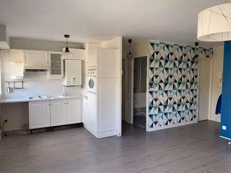 location appartement 2 pièces à quimper (29000) : à louer 2 pièces / 41m² quimper