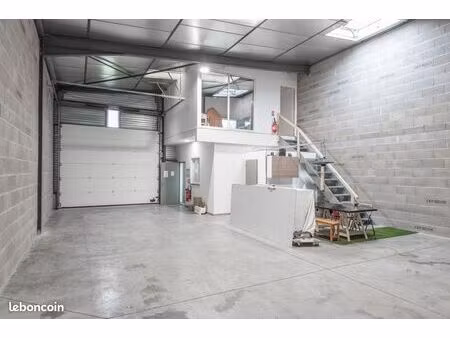 location ateliers + bureaux