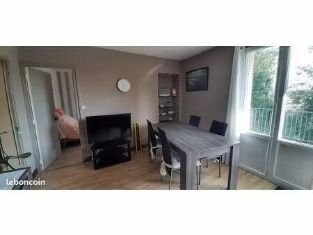 auxerre - f2 traversant a louer - avec garage- cave - terrasse - libre au 1er juillet