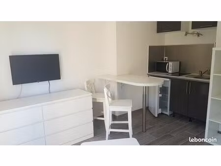 auxerre joli studio avec place de parking