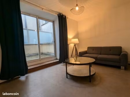 loue en meublé bel appartement lumineux t3 duplex de 80m2 centre ville refait a neuf