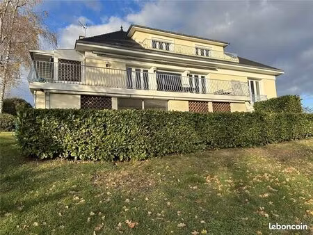 pavillon 6 pièces 276 m²