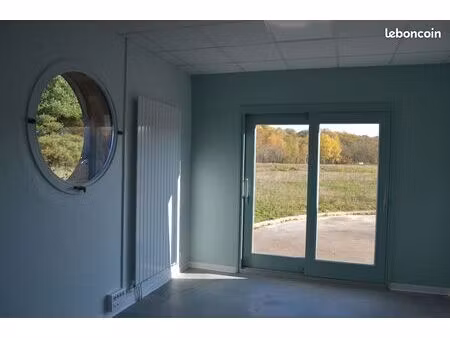 bureau a louer saint-sauveur-en-puisaye