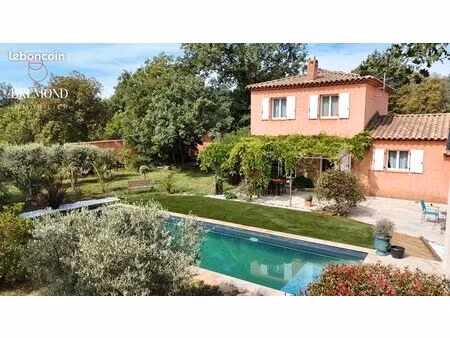 villa 4 pièces 90 m²