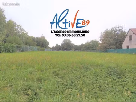 terrain 1890 m² champvallon