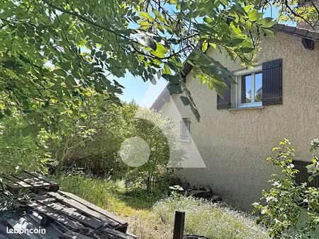 propriété 5 pièces 85 m²