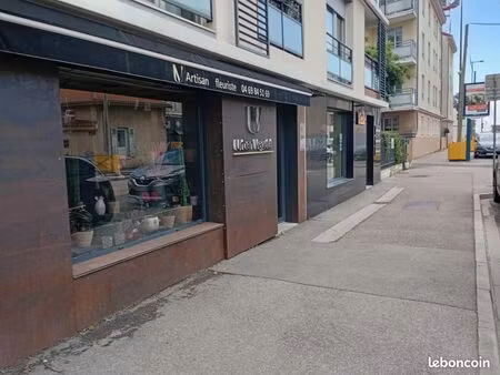 murs local commercial craponne 50m2