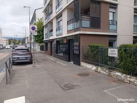murs local commercial loues 85m2 craponne