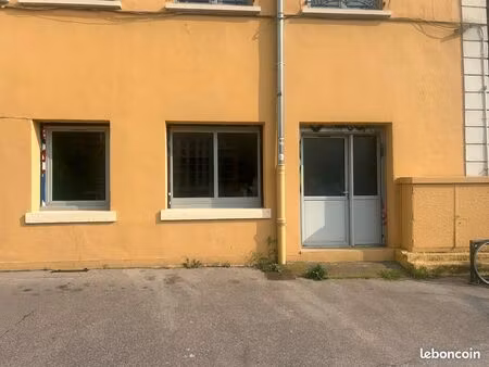 local commercial vieux lyon