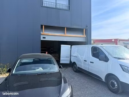 local professionnel / hangar à louer – oraison (04)