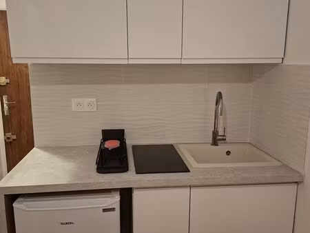 à louer – studio meublé refait à neuf – neuilly-sur-seine