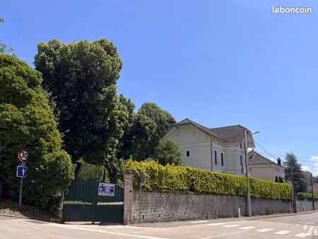 maison 8 pièces 160 m²
